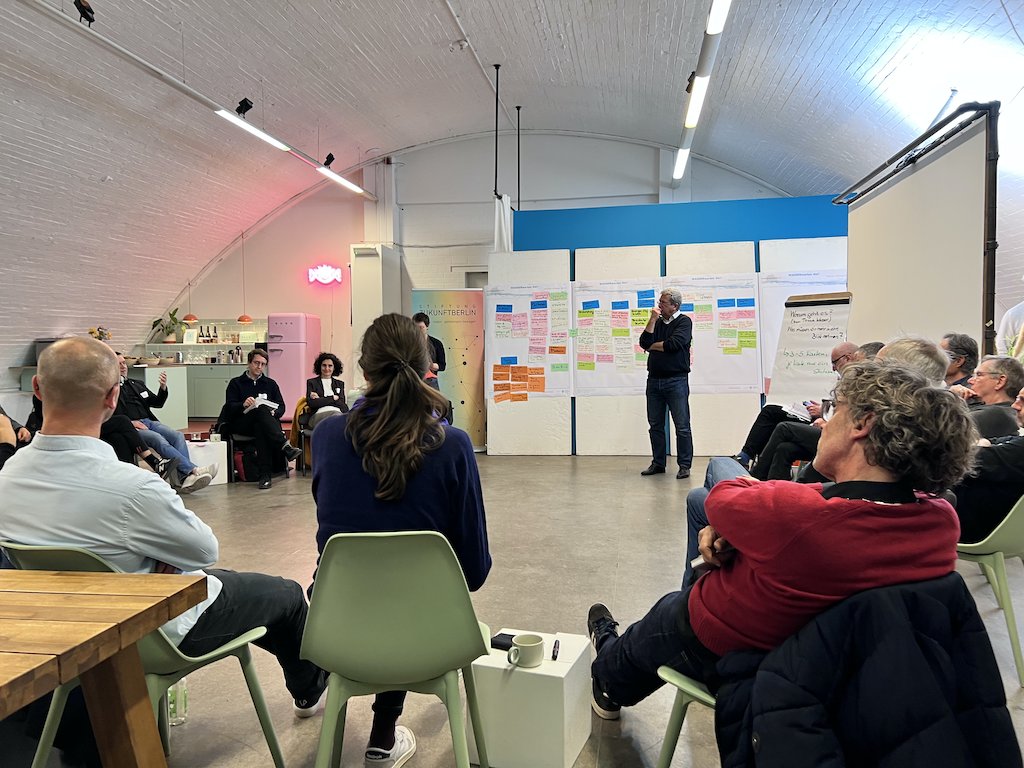 wasserbewegt's tweet photo. WASSERwarten Sie? Heute trafen wir uns zum Strategie-#Workshop. Wirr haben viele interessante Gedanken gefasst, wie wir den Wert des Wassers in die Stadtgesellschaft bringen. https://t.co/0jPQ7P5FQf