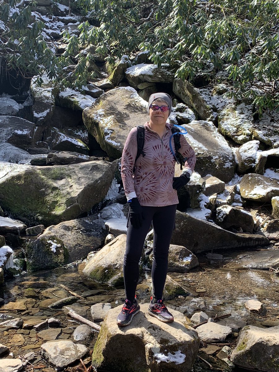 TedHiff's tweet photo. Snow, how’s it going in your neck of the woods? We have snow in the @GreatSmokyNPS! Top of Rainbow Trail! #TimeToHike https://t.co/iaIzaB8Iw2