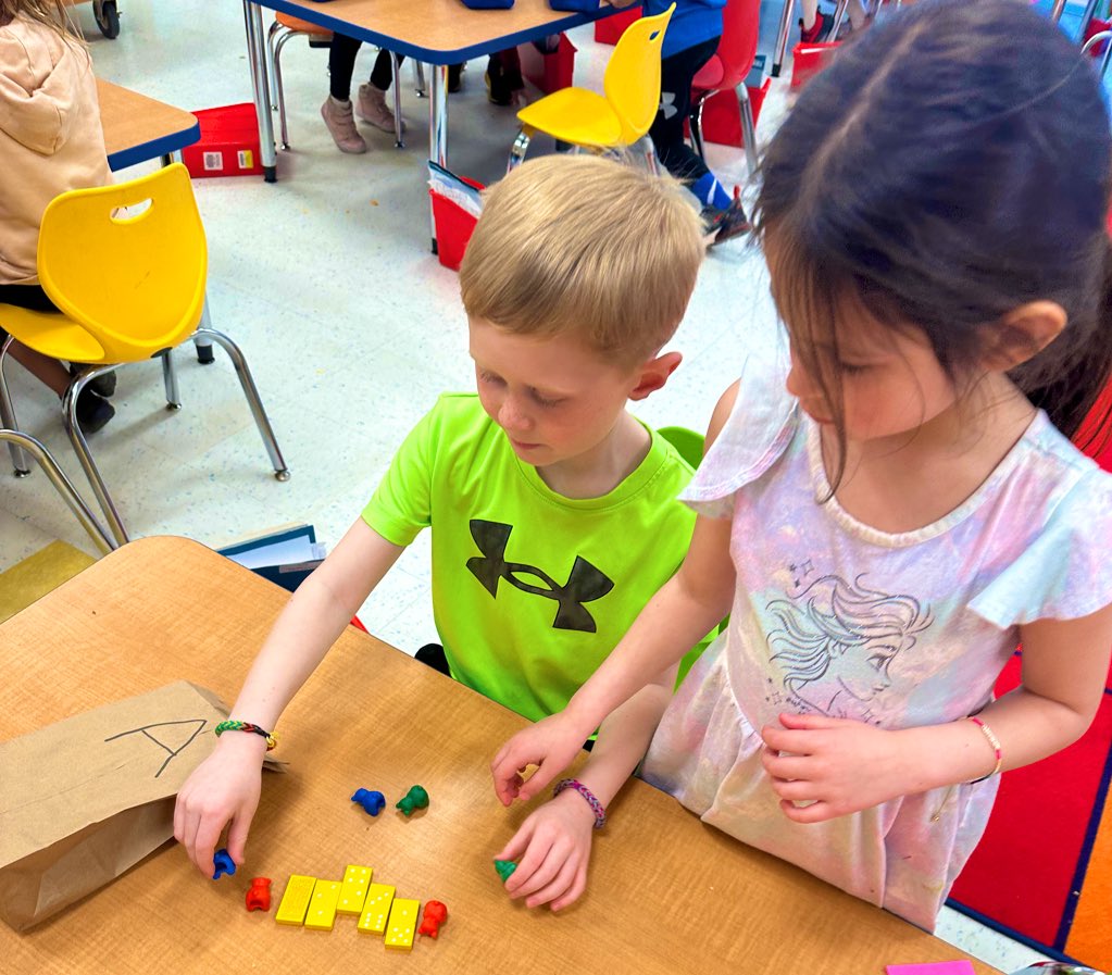 Ms_JHughes's tweet photo. Mathematicians worked #collaboratively to take inventory during math workshop. 
Group members:
1.) identified how many of each kind of thing is in the bag 👝
2.) counted how many items are in the bag altogether ➕
@Inv3_Math @Hubbard_School @ramseyNJschools https://t.co/HxGx99H9ts