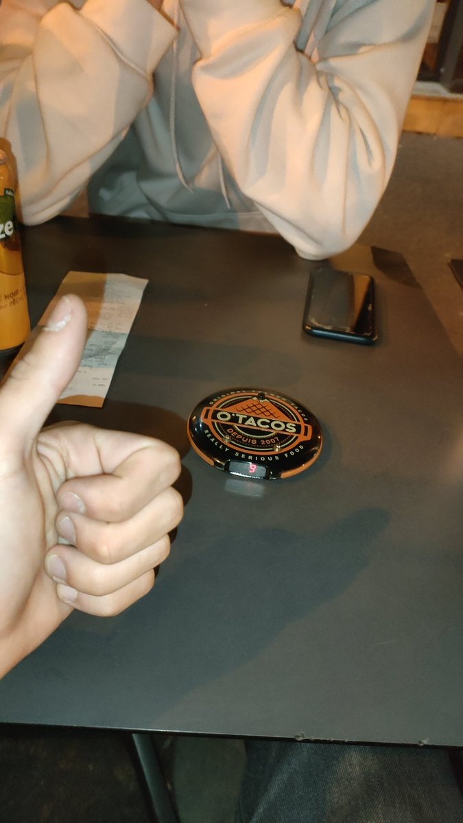 leo pires tweet media