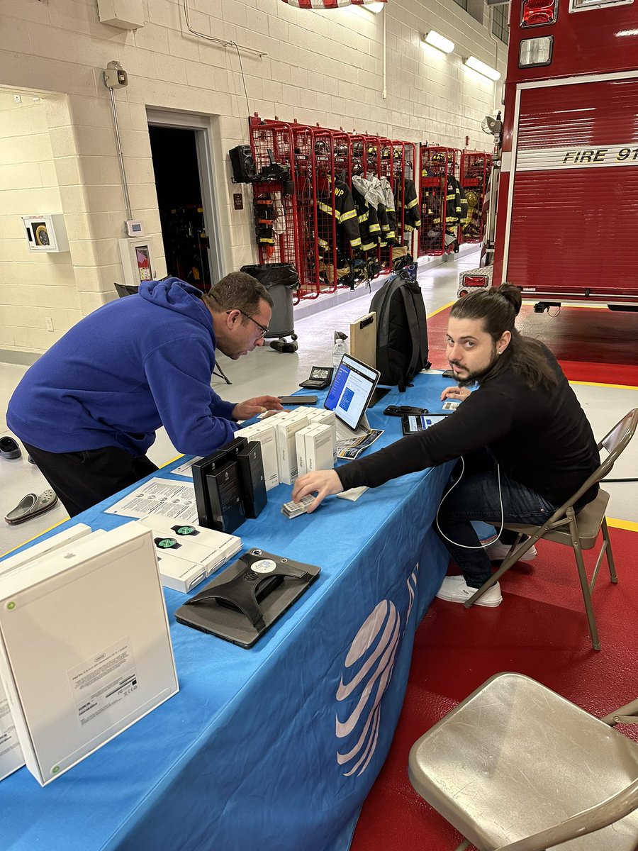 National Courtesy Day! Brandywine 100% Customer Experience in March so far! From a perfectly merchandised wall to a 1:1 TV setup 💪🏽 We’ll go the extra mile. @MASMakeItMatter <a href="/therealhenryong/">Henry Ong</a> <a href="/JoshuaWesterbe4/">Joshua Westerberg</a> <a href="/LarryEatt/">Larry English</a> <a href="/Mr_Feliciano20/">Erik Feliciano</a> <a href="/jillmill321/">Jillian Miller</a>