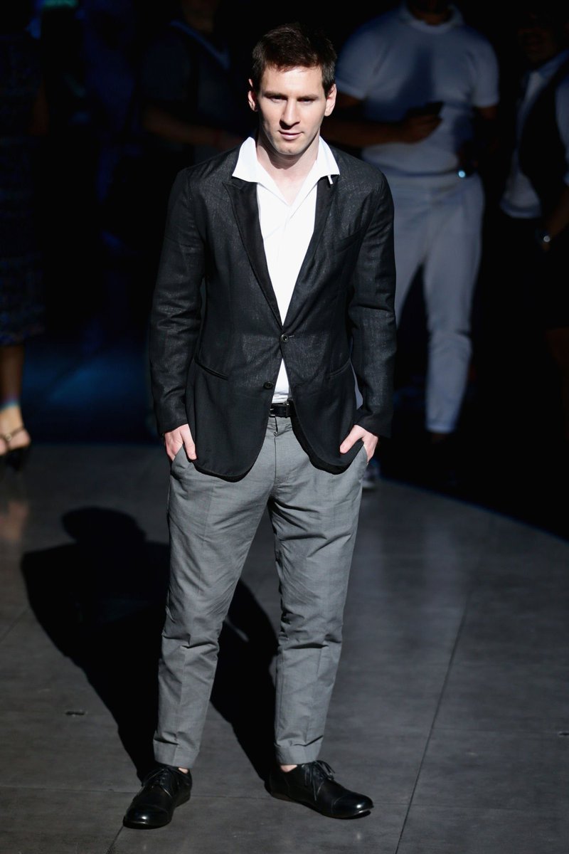 rishwrld's tweet image. What is my blud wearing