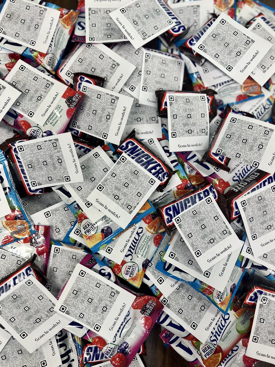 Today was an incredible day of love, support, and inclusion in #ouRHouse 💙💛 
Thank you to everyone who participated and helped to make our Buddy-Walk a success! 

 #WorldDownsSyndromeDay #LDSSRocks 
#RockTheSocks 🧦