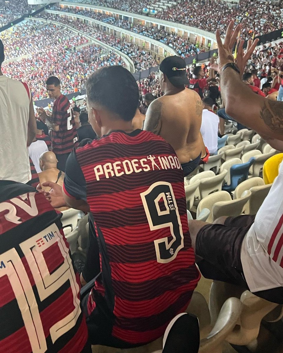 EXISTE ALGO QUE DEFINA MAIS O JOVEM CARIOCA QUE ISTO AQUI???