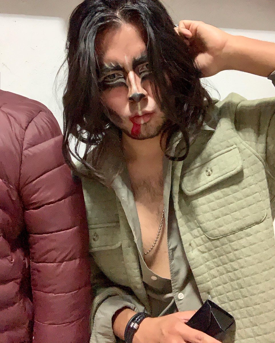 Nunca tuve suerte en el amor
De hecho, cuando jugaba a la mamá y el papá yo era el perro #DiaMundialDeLaPoesia