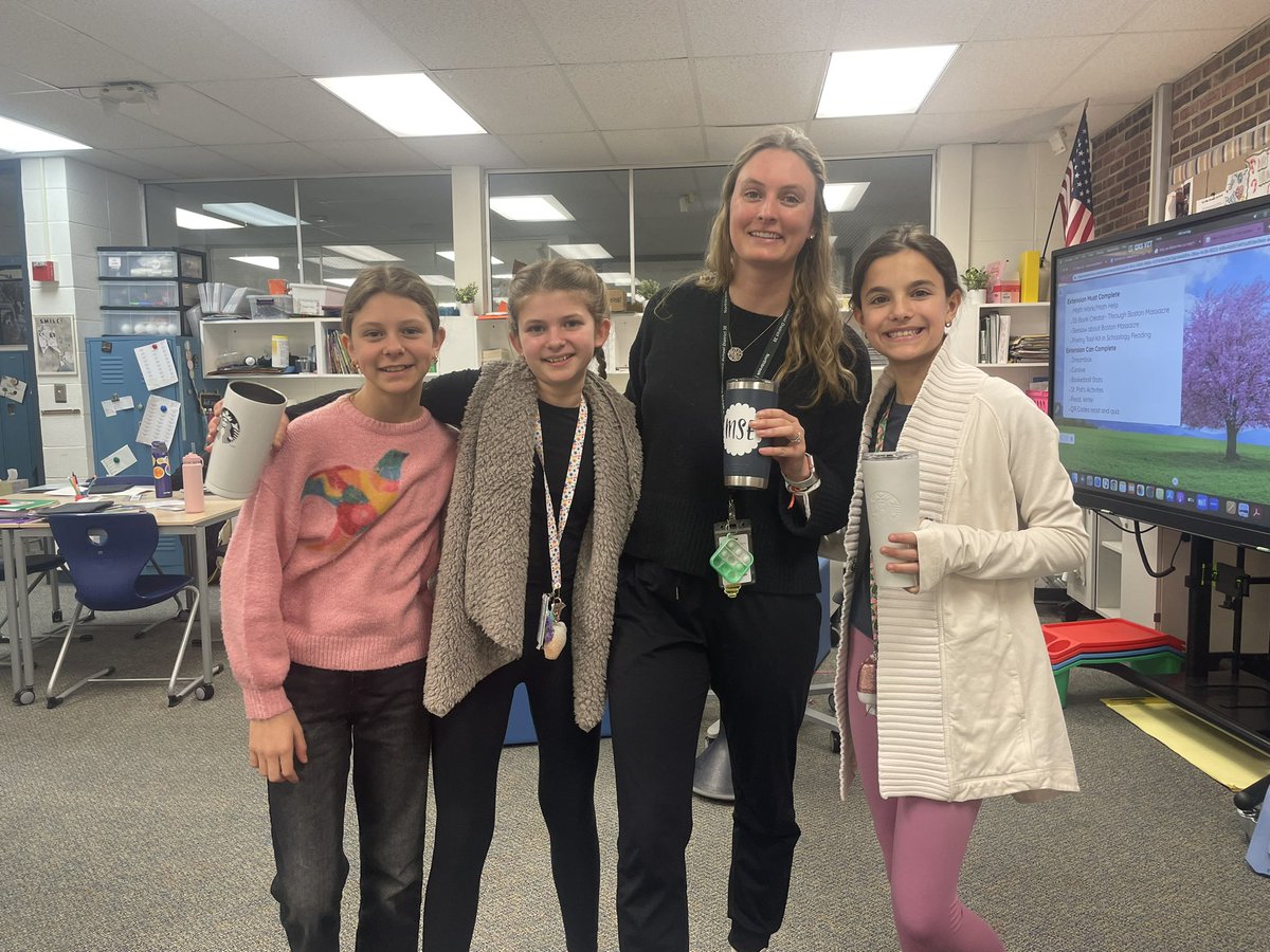 Molly Neumann tweet media