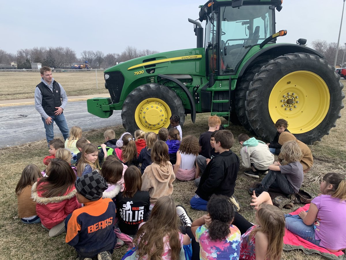 Thank you to the North Scott FFA members that came to Neil Armstrong and read books and shared information about tractors with our KG-3rd grade students today.