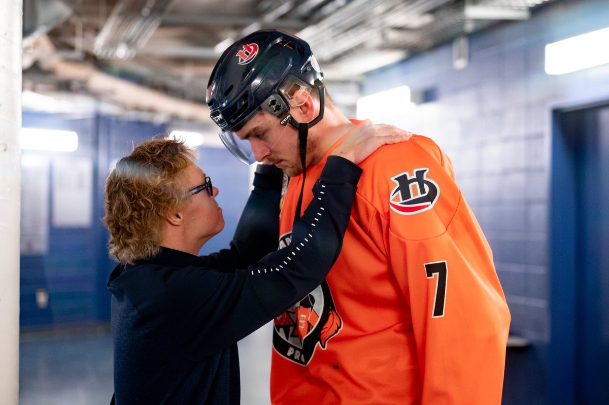 WHLHurricanes's tweet photo. Ryan and Joe have the most special friendship 💙 #BestFriends #WithUsNotForUs #WorldDownSyndromeDay2023 

📸 @perreauxphoto https://t.co/yvmeLoqyJU