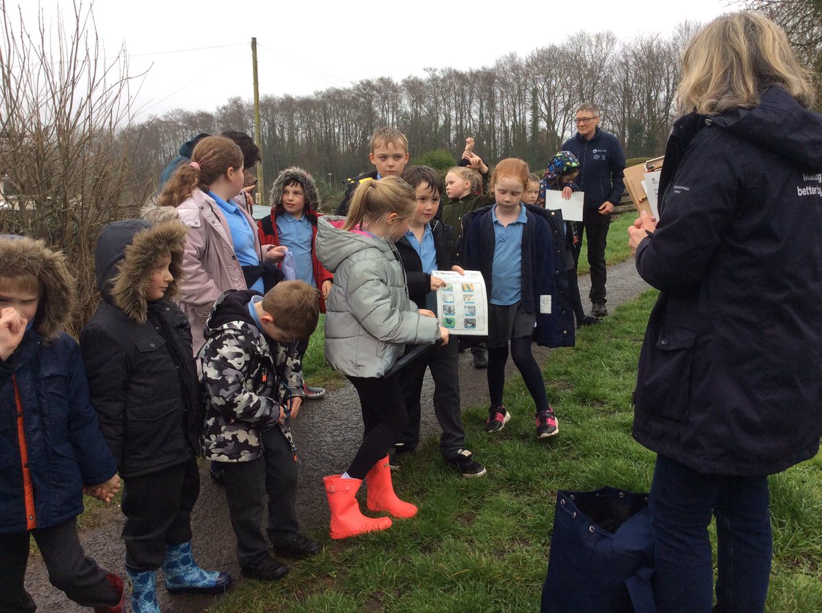 Griff_Y1's tweet photo. The Eco club are involved in the canal adoption project at bridge 47. We are making plans for the regeneration of a piece if ground. It’s a great opportunity for us to improve our local area for all to use. @Griff_Mrstaylor @Griff_DEPUTY @Griff_Ecoclub #canalandrivertrustcymru https://t.co/NcvbTi3umG