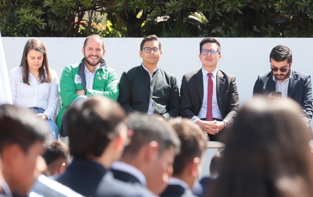 SecTICBoyaca's tweet photo. Entregamos en la Institución Educativa Técnica Plinio Mendoza Neira de Toca, un #AulaSTEAM para la innovación educativa, donada por @FundSiemensCol, Fundación El Nogal y @etrainingSAS.
Este será un espacio para que los niños y niñas creen y se diviertan mientras aprenden 🚀. https://t.co/abSlPjnxFg