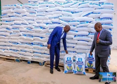 CongoNouveau24's tweet photo. 🇨🇩💰🌽FLASH: Hausse de prix de farine dans le Haut Katanga : Le gouverneur @JacquesKyabula a fait la ronde des #minoteries pour s’assurer que les populations soient ravitaillées très vite à 20 000 FC le sac de 25 kg. https://t.co/rqKY6dsyEy