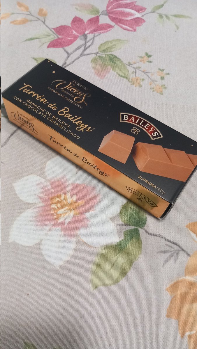 PepGranellTrave's tweet image. Cuando abres un armario y te encuentras turrón en primavera te da alegría. 
Cuando pruebas y resulta que es una mierda.. Lo tiras
Es el peor que recuerdo haber comido.
😥😥😡😡
#turron #turrones #baileys #postre #navidad #gastronomia #comer #Martes #menjar #postre #timo #estafa