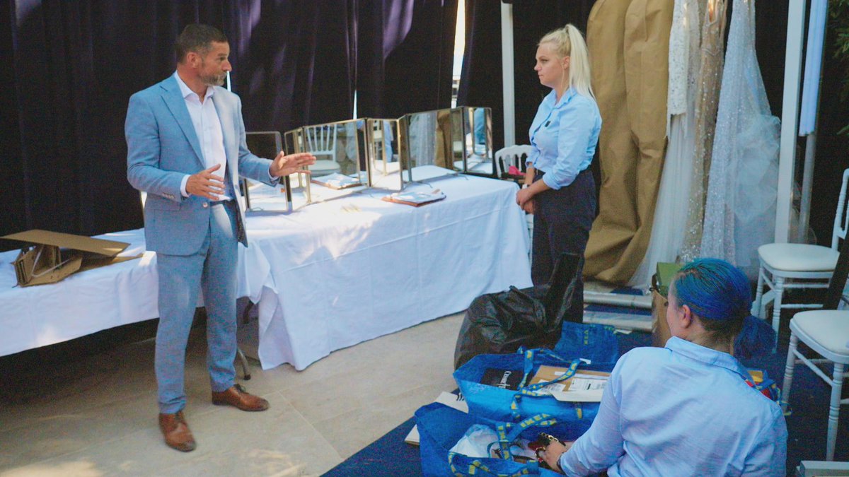 It’s week 2 of Fred's Last Resort! But which of the recruits has what it takes to go all the way and win the £10k cash prize and a one-year contract with <a href="/Accor/">Accor Group</a>  ?👀 Tune in tonight and tomorrow at 9pm on @e4tweets to find out!

<a href="/fredsirieix1/">Fred Sirieix</a> #FredsLastResort