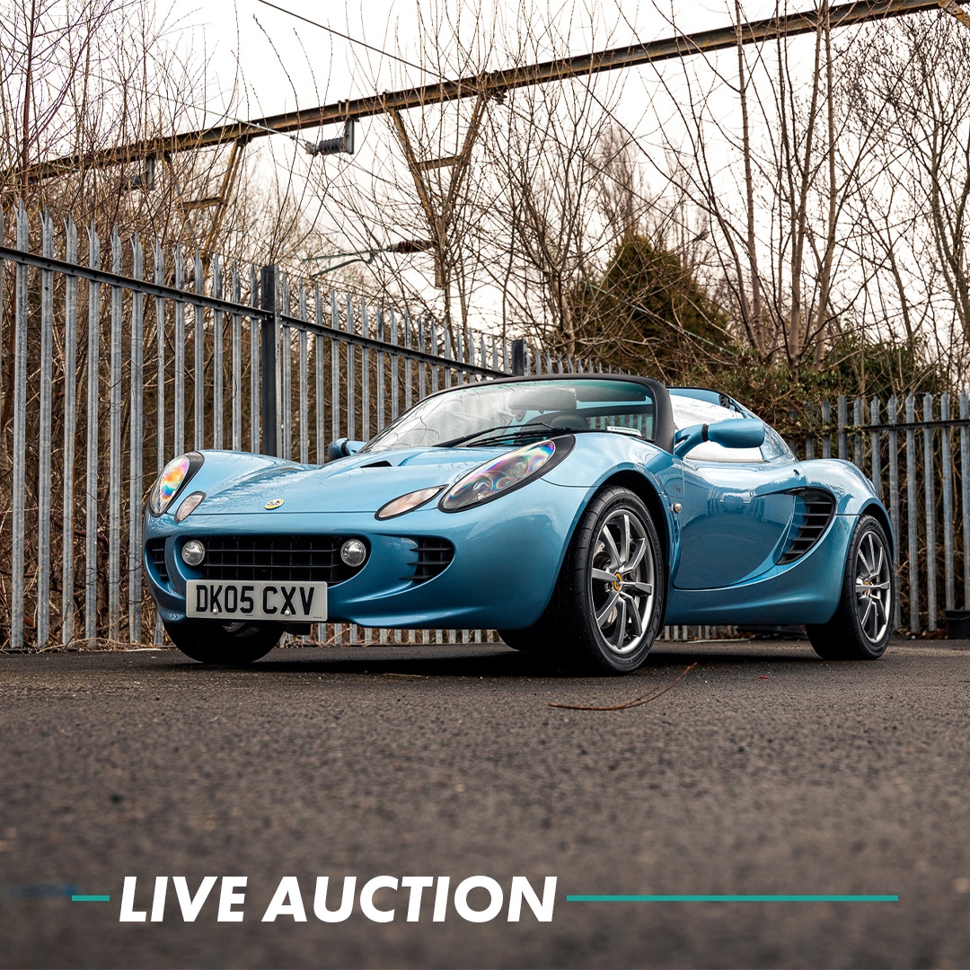 A well-presented example of the lightweight British sports car 🇬🇧 This Lotus Elise 111R would make a fine addition to any assembly of modern classics 👌
—
collectingcars.com/for-sale/2005-…

#CollectingCars
