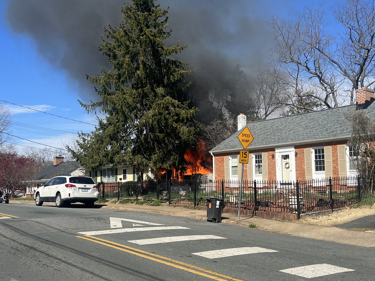 Dryden Quigley on Twitter "Fire on Willard Drive in Charlottesville