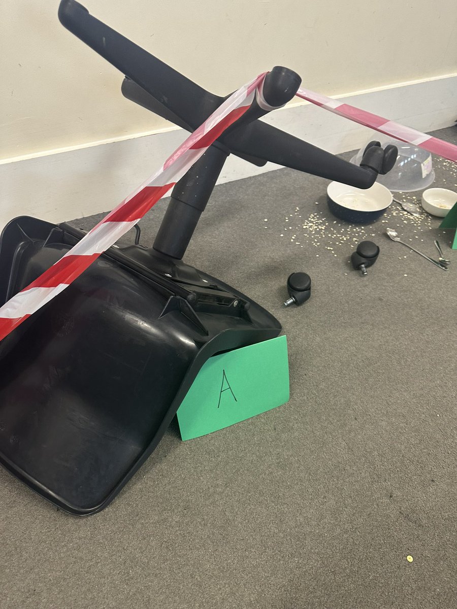 Highgateacademy's tweet photo. Something isn’t quite right in Darwin Class this morning 🤔 @theliteracytree #hookwithabook https://t.co/Xg5tnZeN0y