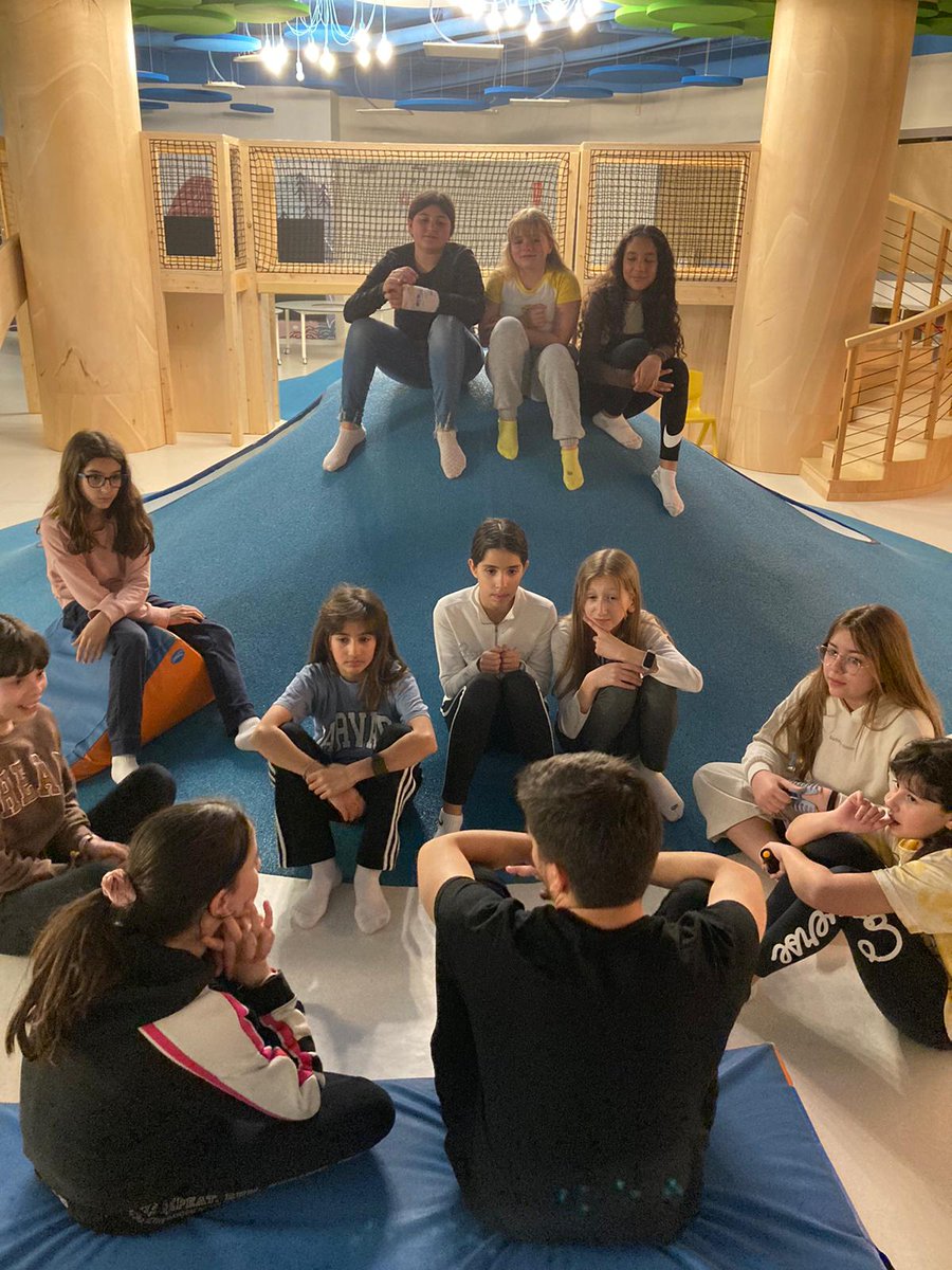ValledelMiro's tweet photo. 😃¡Qué bien se lo pasaron en la acampada nocturna! 🤹‍♀️Juegos, 🍕cena, 🎉 velada nocturna, 🌚dormir en sacos, 🧃desayuno... Pero sobre todo, risas, confidencias y mucha diversión 😁 

Descubre cómo hacer que tengan una experiencia única como ellos 👉 https://t.co/sGgfxFuYs6 https://t.co/qJPWGb8kFc
