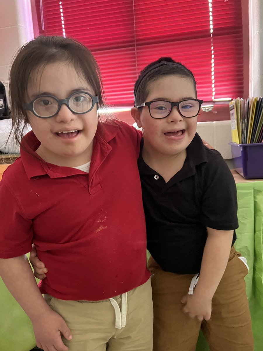 Miss_Alexfdz20's tweet photo. Happy World Down Syndrome Day to our amazing kids who add extra sparkles to our day!!! ✨ 💚✨💚✨💚✨💚✨ https://t.co/4E8MoZNMNS
