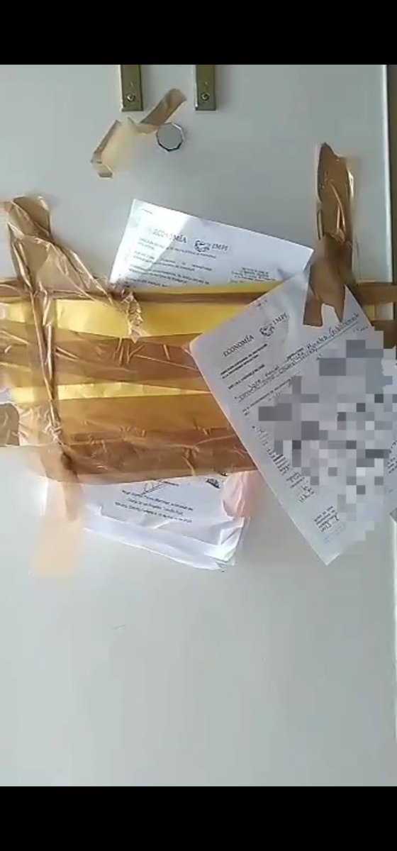Chumel Torres (@chumeltorres) on Twitter photo A la atención de <a href="/GloriaTrevi/">GloriaTrevi</a>
Le pido de la manera más atenta diga a sus abogados que dejen de ir a mi casa cuando saben que no estoy y amedrenten a mi trabajadora del hogar.
Me parece de una bajeza usar el poder para asustar a quién no tiene nada que ver en esto. A la atención de <a href="/GloriaTrevi/">GloriaTrevi</a>
Le pido de la manera más atenta diga a sus abogados que dejen de ir a mi casa cuando saben que no estoy y amedrenten a mi trabajadora del hogar.
Me parece de una bajeza usar el poder para asustar a quién no tiene nada que ver en esto.