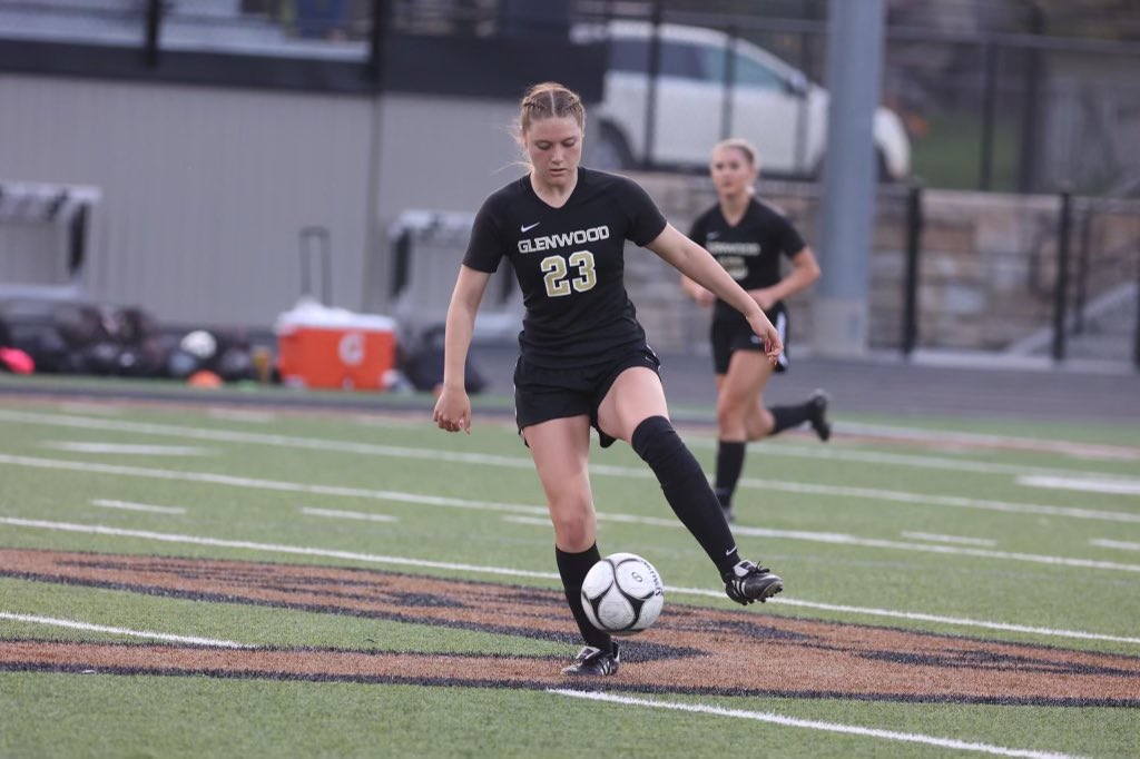 GwoodGrlsSoccer's tweet photo. 🌟SENIOR SUNDAY🌟
We wrap up our 9 Seniors with MOLLY WILLIAMS who will be a force this season as a top ranked player! She tied for 1st last year for highest number of Assists in H10 (14) &amp; she’s got 18 career assists and 11 career goals!!! Can’t wait to see Molly on the pitch!! https://t.co/Q4xzNzayR8