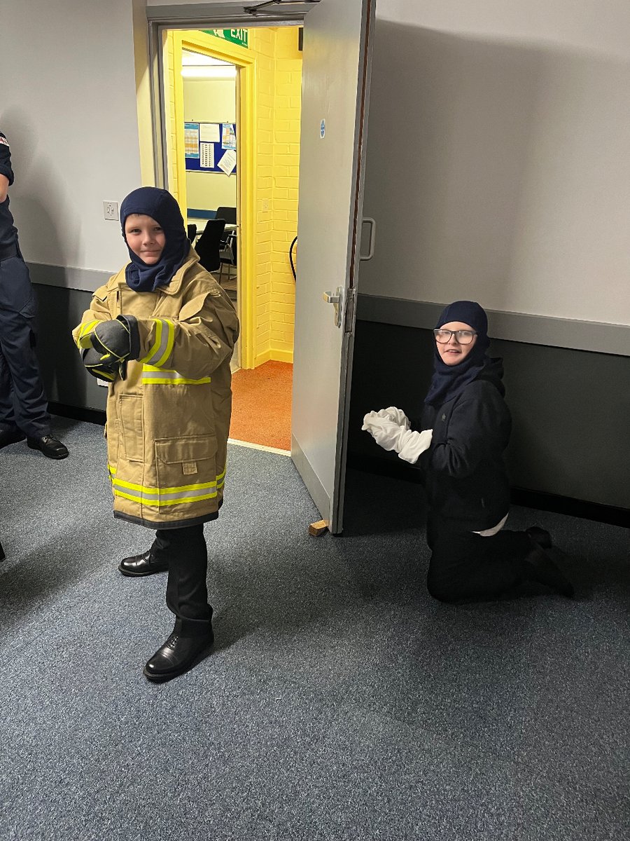 Sheffield_SCC's tweet photo. Our juniors had lots of fun last night with their visitor, PO Hastings, from @HMSEnterprise leaning about the @RoyalNavy and getting to dress up in fire fighting kit. 
#royalnavy #hmsenterprise #sheffieldscc #seacadets https://t.co/pliFAK6q6o