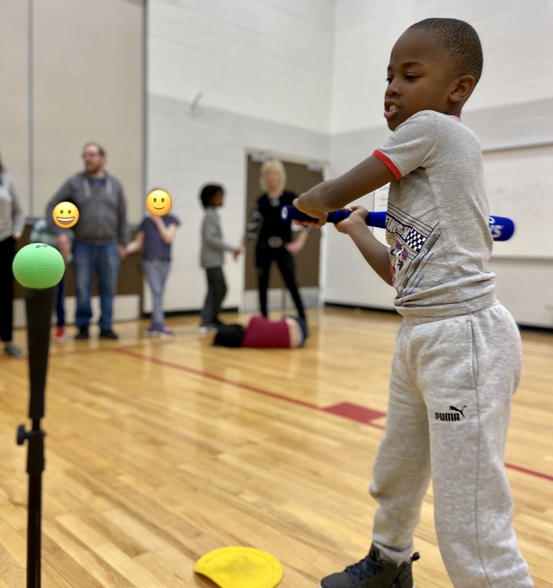 Brookside_EPSB's tweet photo. Thank you very much to the @JaysCare  Foundation for visiting Brookside School and teaching our students baseball skills! Everyone in @EPSBNews  should check out the great programs offered to schools. Let's go Blue Jays! https://t.co/lTu8mN38av