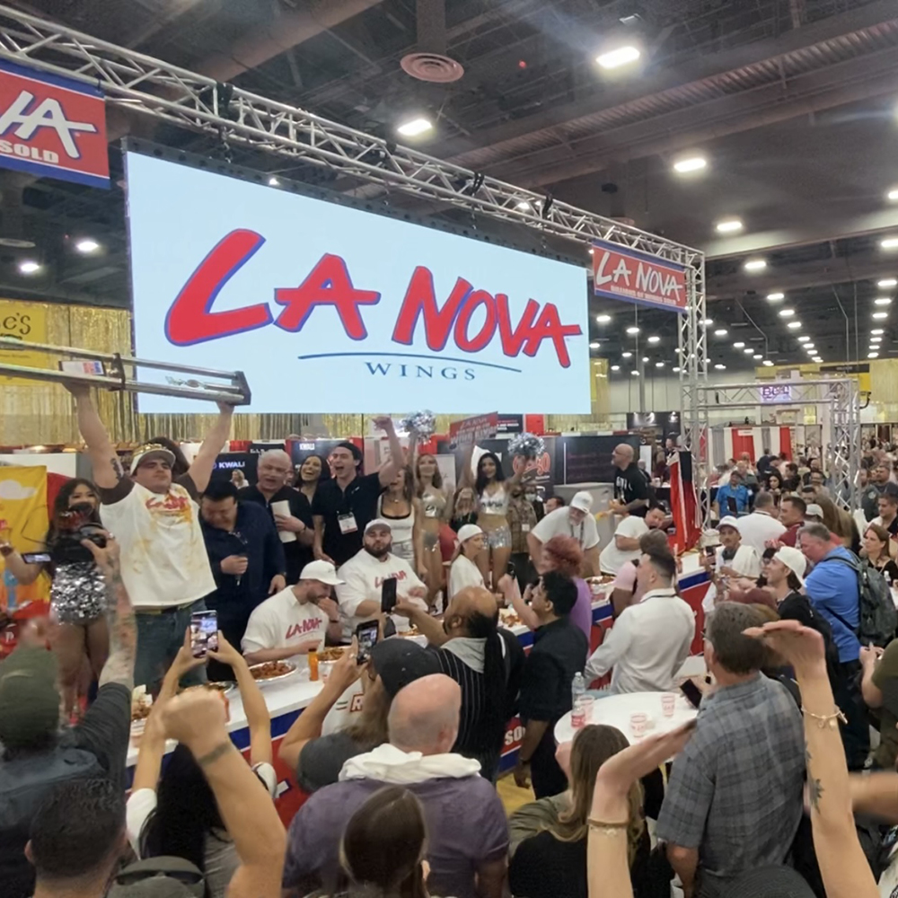joeylanova's tweet image. 2023 Wing Bowl in Las Vegas - 1 week from today! 🎰
@PizzaExpo Booth #1446
Enter to register at our booth  
$1000 GRAND PRIZE 🏆💰

#lanova #lanovawings #buffalo #wings #pizza #chickenwings #buffalowings #wingking #billionsandbillionsofwingssold #pizzaexpo #wingeatingcontest