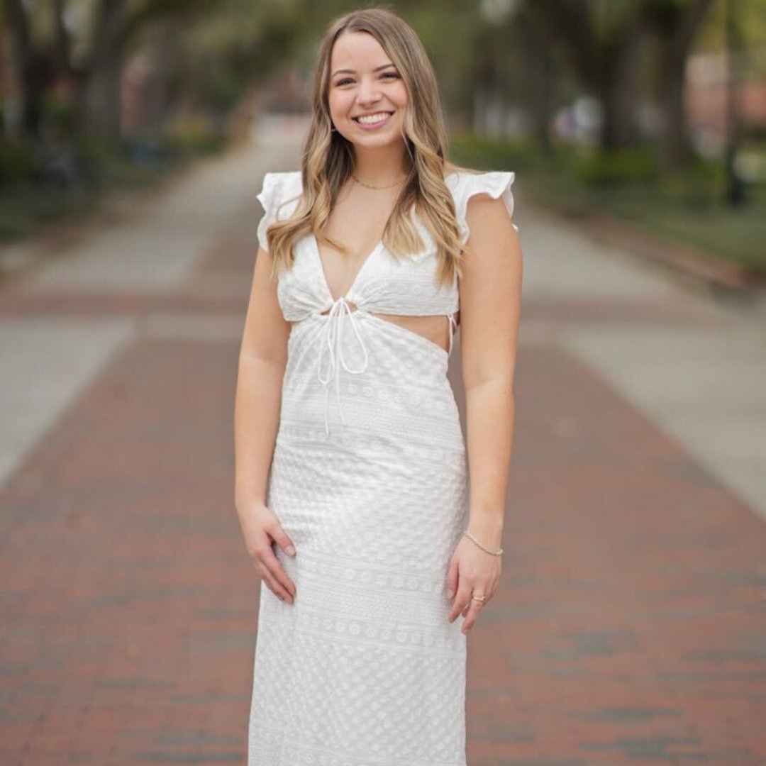 ufippd's tweet photo. Our student spotlight this week is Grace Winkler!

Grace is a Mechanical Engineering major on team H2Flow, and her project sponsor is Duke Energy.

Her hobbies include painting, crocheting and yoga.

#ufippd #GatorEngineers 🐊
@UFWertheim @uflmae https://t.co/FaLVLsn95O