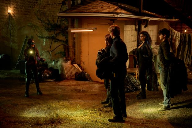 CWArkansas's tweet photo. The search for answers on a NEW #CWGothamKnights TONIGHT at 9/8c on The CW!
https://t.co/lnxkz83rgW https://t.co/4lbQjs7AY7
