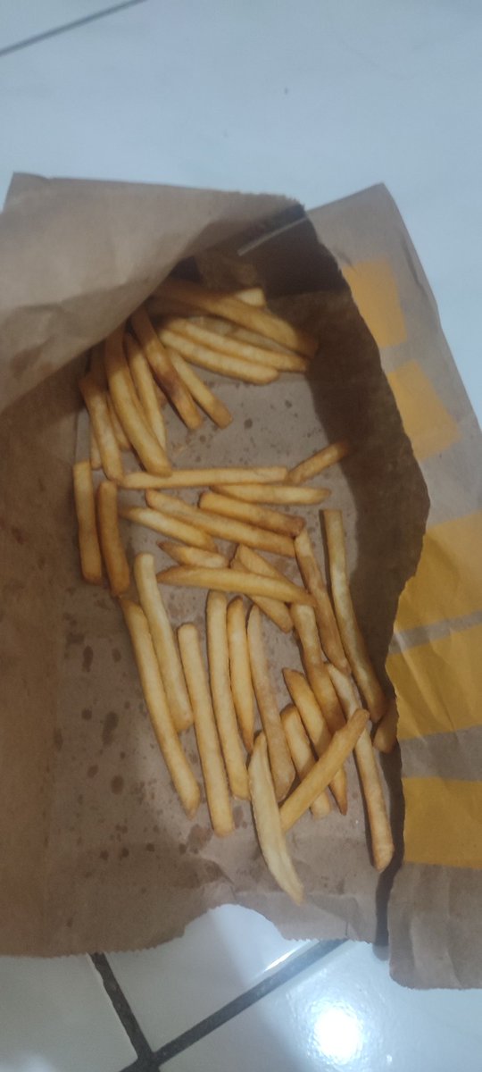 Jam 2 malam kurang lebih beli karna anak hobby makan kentang goreng size medium ini.. Pembelian drive thru di MCD Ciledug larangan baru x ini kecewa kok kaya kentang di goreng ulang dan kering pake bgt.. Dan pembelian tanpa struk pula <a href="/McDonalds_ID/">McDonald's Indonesia</a>