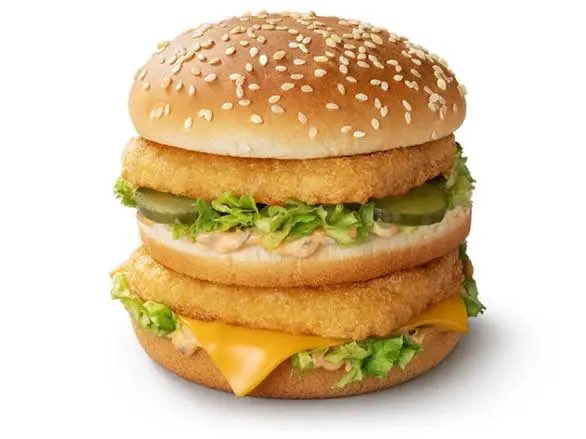 TDrezz's tweet photo. @McDonaldsCanada what it is suppose to look like Vs what I got. 2 Chicken on bottom bunk, empty top. Sad first Chicken BigMac… Store # 40698. https://t.co/34ETtybB2W