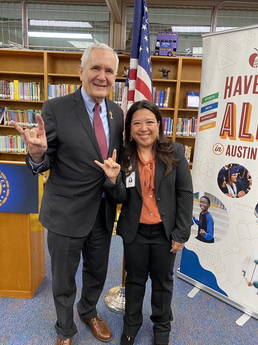 GEARUPAustinISD's tweet photo. GEAR UP @AustinCrockett student leaders met Interim Superintendent @Matias_AISD and @RepLloydDoggett to celebrate funding given to @AustinISD for college visits in earlier grades. Thank you for supporting college readiness. #GEARUPworks @edpartnerships https://t.co/79ixOiYCkP