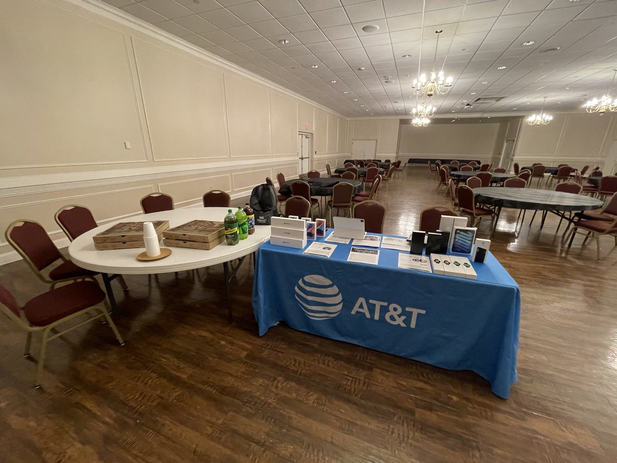 National Courtesy Day at AT&amp;T! We make sure the customer experience is on par! @MASMakeItMatter <a href="/Javi_Janeiro/">Javier Janeiro</a> <a href="/LarryEatt/">Larry English</a> <a href="/JoshuaWesterbe4/">Joshua Westerberg</a> <a href="/Mr_Feliciano20/">Erik Feliciano</a> <a href="/jillmill321/">Jillian Miller</a> <a href="/FirstNet/">FirstNet, Built with AT&T</a>