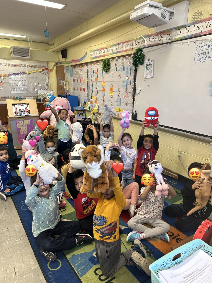 Our classroom hit our next goal by working together to fill our bucket! 💪 Our reward was that we got to bring a stuffed animal to school today!! 🧸🐰🐢🐶🐸🦄 We were so excited, especially to see my giant stuffed bunny! 🐰💕 #classroomgoals #workingtogether <a href="/25Lafayette/">Lafayette Estates School #25</a>