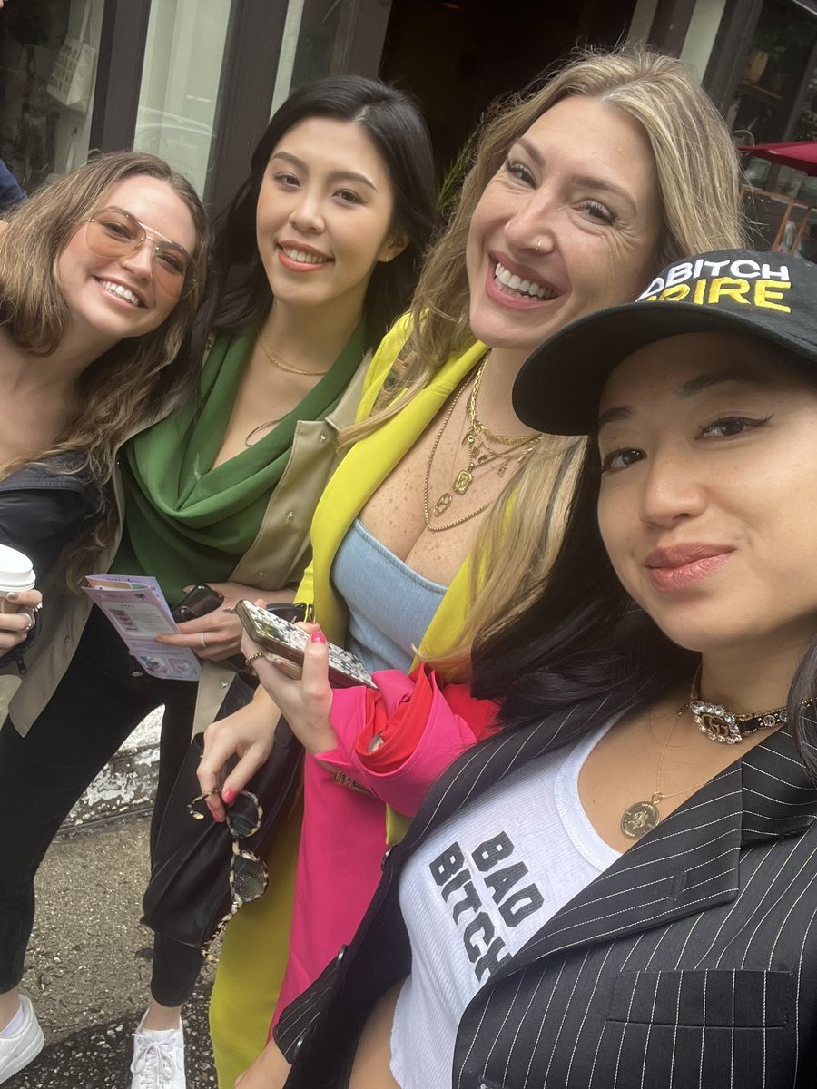 BAD BITCH EMPIRE👑 tweet media
