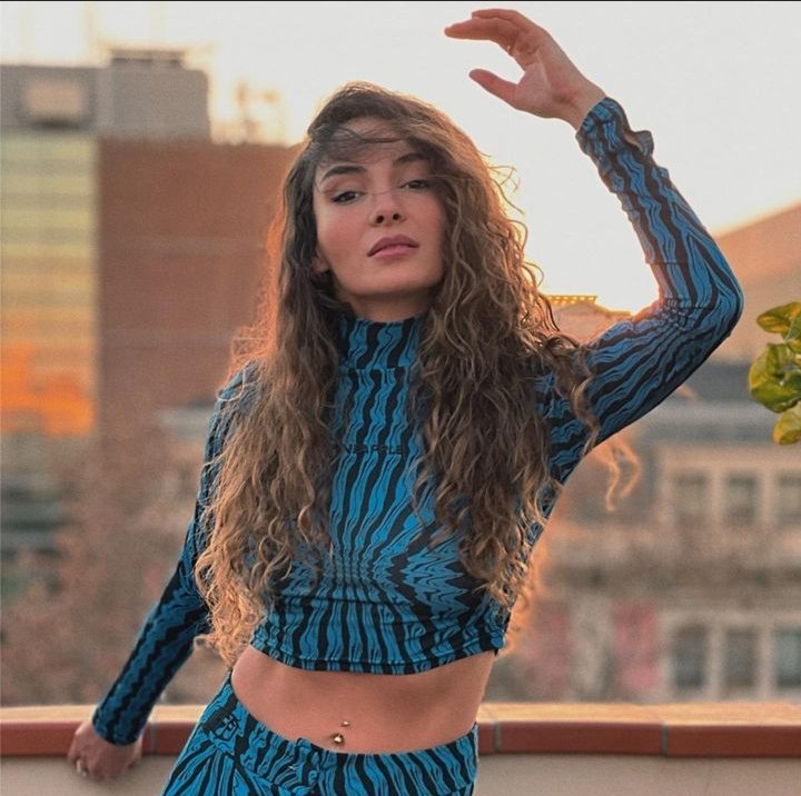listelandcom's tweet photo. Senin Seçimin Hangisi  ? 
#EbruŞahin FAV
#DevrimÖzkan RT https://t.co/HrXmoRADau