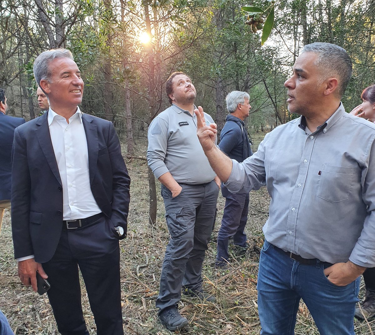 ambiente_pt's tweet photo. Hoje, Dia Internacional das #Florestas, o SECNF, João Paulo Catarino, visitou, com autarcas do #Barreiro e o #ICNF, a #Mata #Nacional da #Machada, que integra a #Reserva #Natural #Local do #Sapal do Rio #Coina e da Mata Nacional da Machada, criada em 2012.

#XXIIIGoverno https://t.co/JYYb04Cy6f