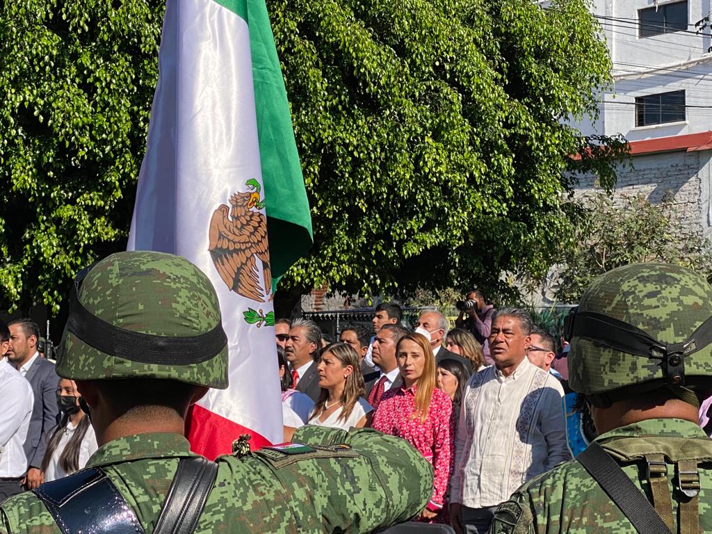 Esta mañana, nuestra directora general, Brenda Yanin Román Jaime acompañó al gobernador de #Morelos, Cuauhtémoc Blanco a la Ceremonia cívica en conmemoración del CCXVII Aniversario del Natalicio de Benito Juárez García, honrando y respetando a su memoria.
