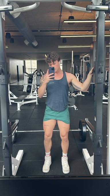 FrxRWRMX0A0fnd6?format=jpg&name=small