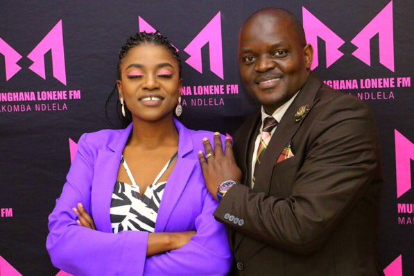 Munghana's tweet photo. Emoyeni |@gongomela_mlfm na @RisimatiKwinika hi vuhumelerisi bya @MsKulie. Pfulela xiyanimoya hi aka mindyangu #makombandlela https://t.co/4aFXqaVvab