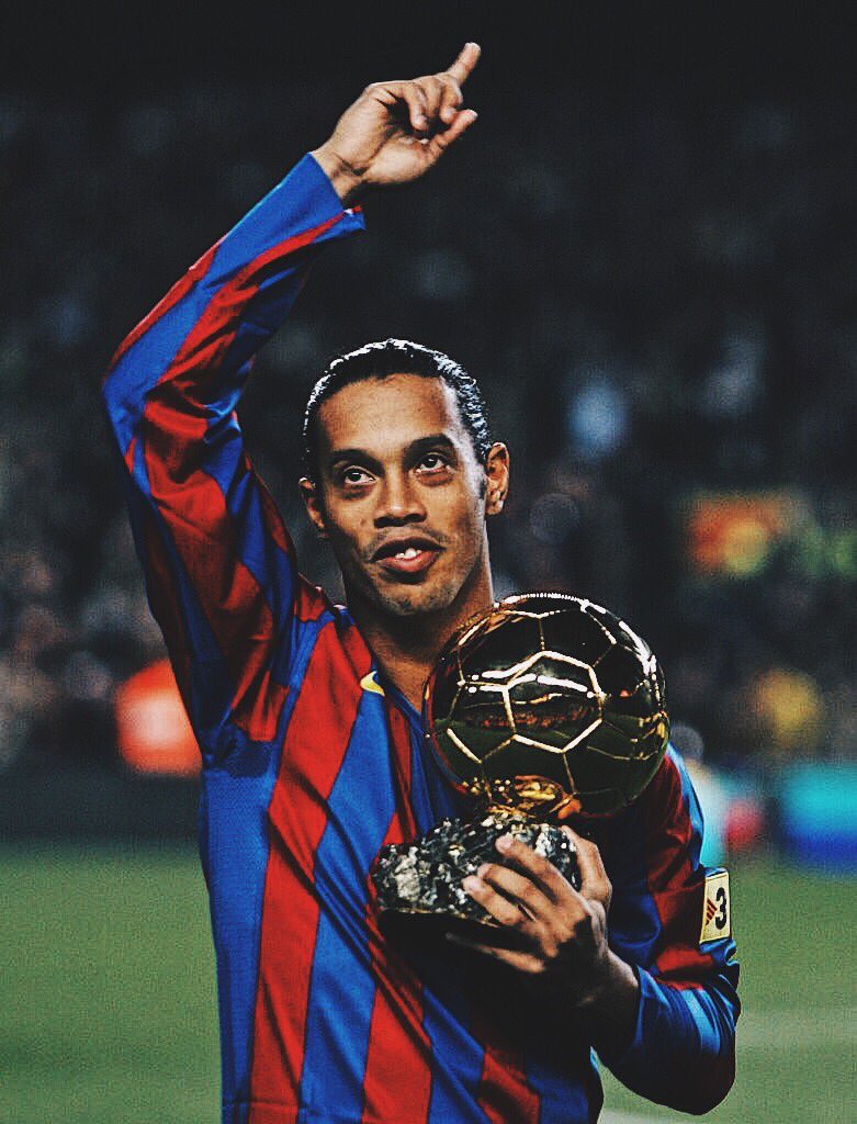 R10 Happy Birthday Ronaldinho Gaúcho 