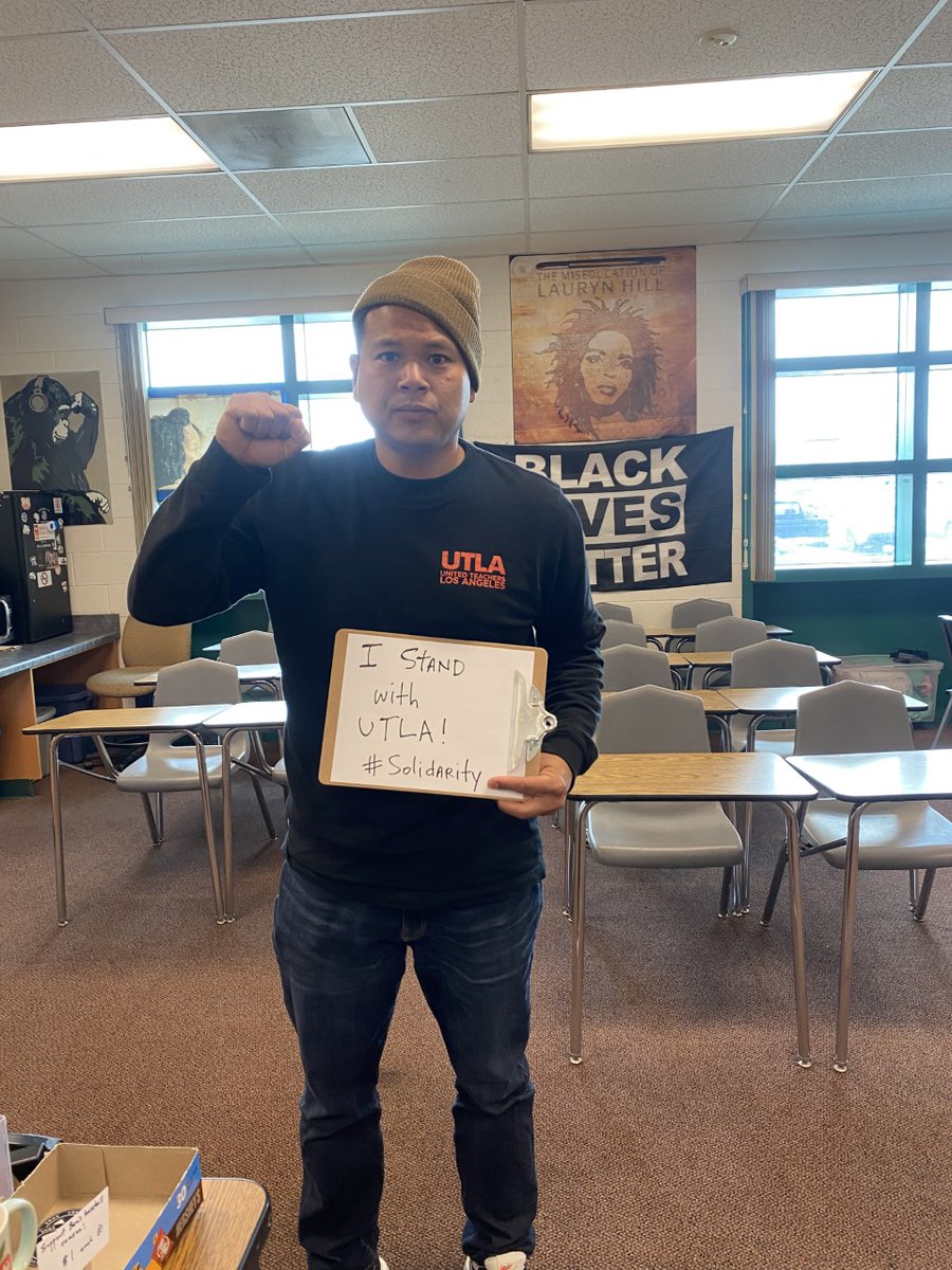 mrfrankmata's tweet photo. I had to rock my @UTLAnow shirt today! From the Inland Empire and our local chapter @weareCNTA, I stand with UTLA! Strike on! #UTLAStrong #UTLANow https://t.co/aOUnfxUyFc