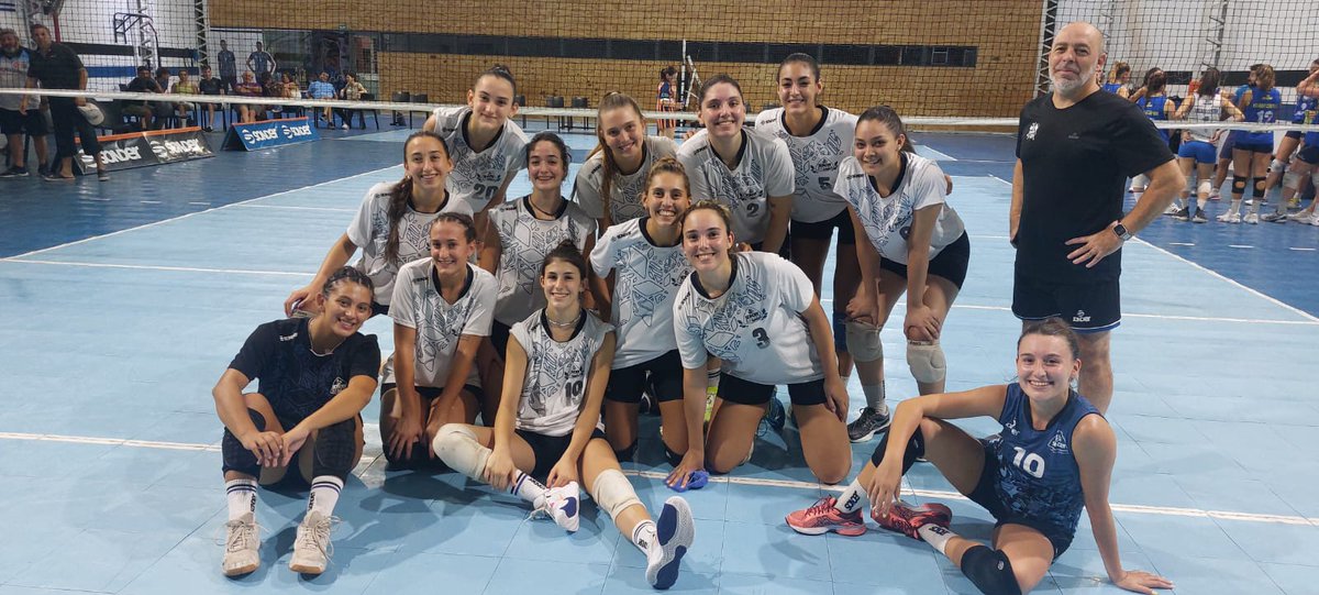 ClubSonDeR's tweet photo. #CopaAVR Destacado inicio para nuestros dos equipos de Primera División Femenina

✅Ambos equipos clasificaron a la próxima etapa del torneo inicial de la temporada 2023

¡Felicitaciones chicas 🇪🇪👏! https://t.co/IzfhVrKyZ2
