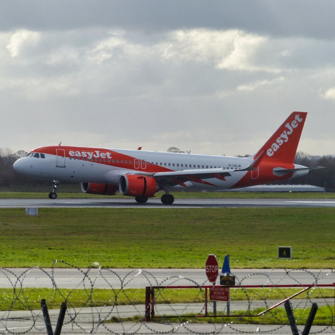 Michaelflying28's tweet photo. easyJet Airbus A320-200N G-UZLM arriving at Manchester Airport from Geneva Airport 26.2.23.

#easyjet #easyjetfly #easyjetter #easyjetcrew #easyjetcabincrew #airbus #a320 #a320200 #airbusa320 #airbusa320200 #airbusa320 #airbusa320200 #320neo #320200neo #a320neo #a320200neo https://t.co/J0VP1MwXNw