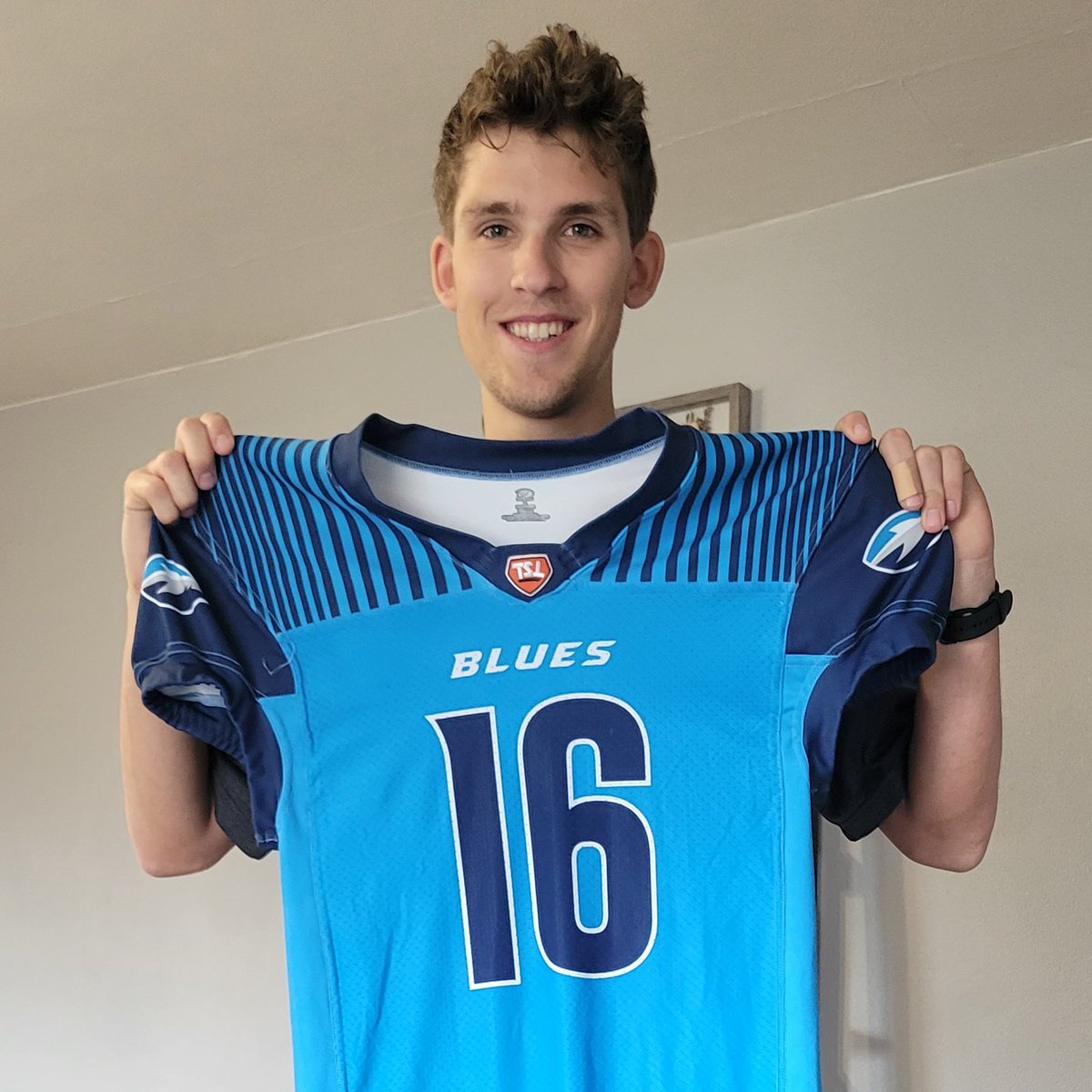 the_markcast's tweet photo. Want to see the face of the happiest person on the Internet today?
Jamison won a #TheSpringLeague Blues jersey as part of our 2500 subscriber giveaway!
Remember YOU can be a part of The Markcast family and win awesome prizes including TWO tickets to either the @XFL2023 or @USFL championship game by subscribing to our channel!
https://t.co/rDpvy9cT8x to enter! ✅
#CFL
#XFL
#USFL