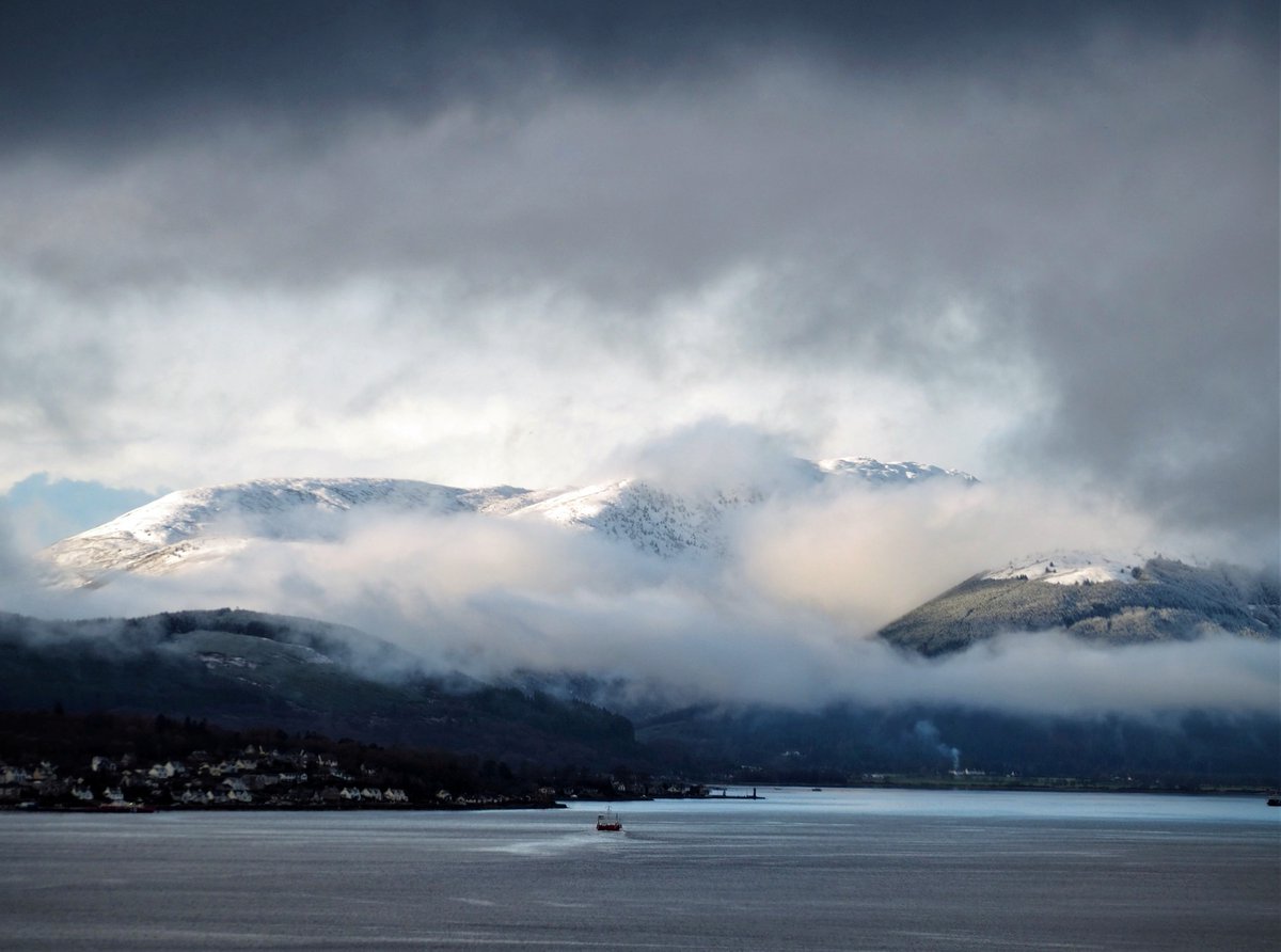 One of my favourite Clyde crossing photos

The view across the Clyde to #Dunoon #Cowal and the hills of #Argyll as seen from #Gourock #Inverclyde #Scotland 

#WestIsBest