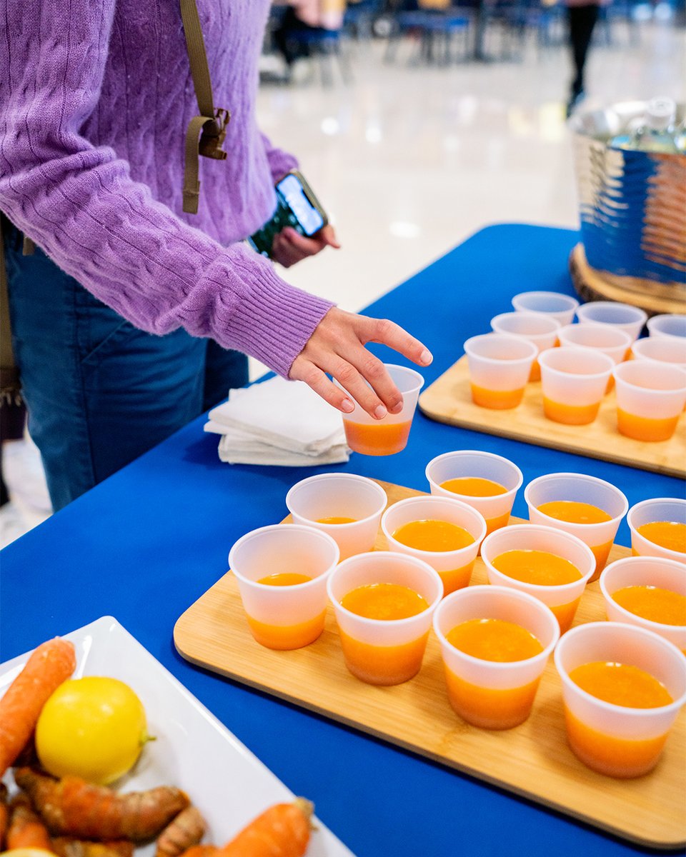 FLFreshDine's tweet photo. HUGE thank you to everyone that stopped by The Florida Fresh table in the Reitz today to try one of Syd’s wellness shots!! 🧄 🍋 🥕

#uf #SpringBreak2023 #lovewhereyouchomp #floridafreshdining #gogators🐊 #wellnessshots #floridagators https://t.co/PxWsaLyont
