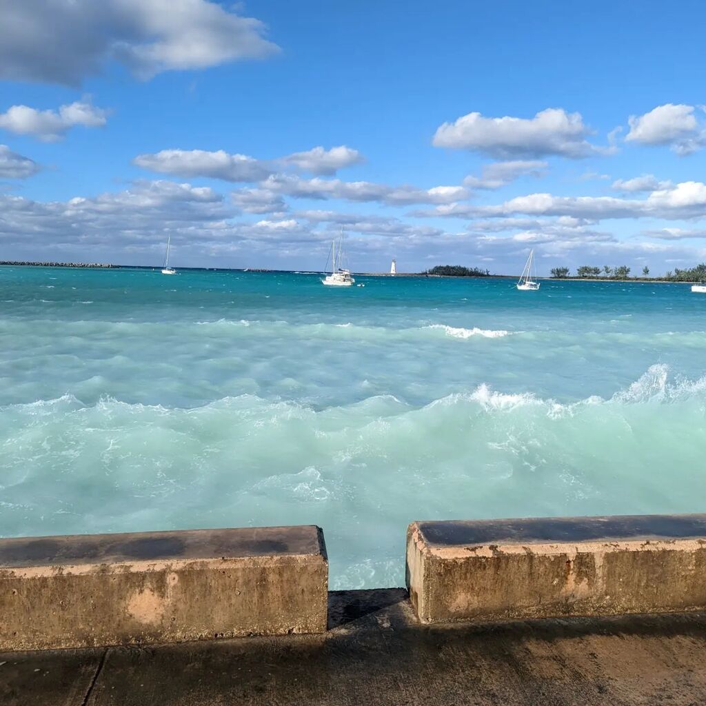 iclaudeus's tweet photo. Been holding out on y'all. Our #Bahamas trip was unbelievable. So much good food &amp; kind ppl. @kahanu_kahoonei 💖 (PT 1) https://t.co/ePadD4LzqP https://t.co/XlhsXHLl5X