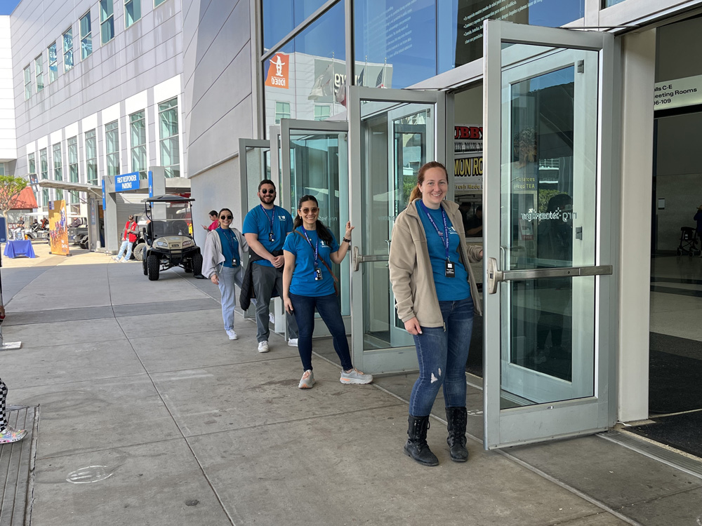 bcmhouston's tweet photo. On Wednesday, March 15, a group of Baylor College of Medicine employees participated in Rodeo Houston's Rodeo Acts of Kindness Day. See more photos on our Facebook page: https://t.co/UeqmgpvfJh #BCMInTheCommunity https://t.co/tQCtqDGRvp