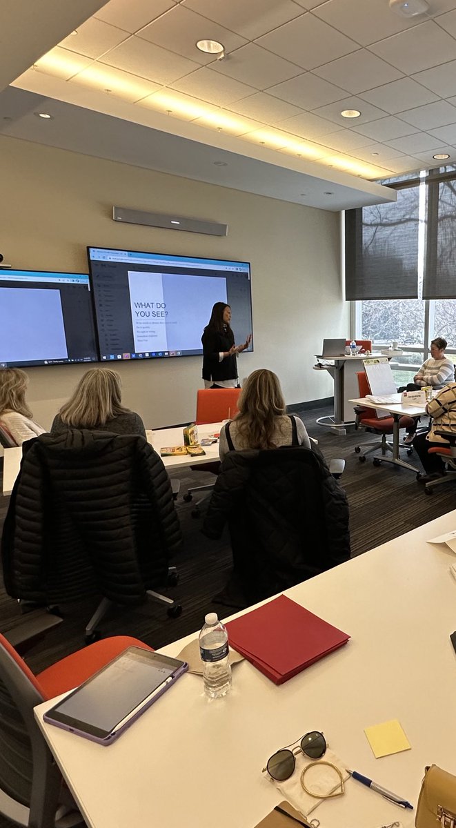 Such a lovely time spending my morning w/@InforumMI Executive Leaders over at <a href="/Steelcase/">Steelcase</a> - “leave nothing on the table” - and I’m pretty sure we sure didn’t. 😏 

#ascendingtothecsuite #criticalconversations